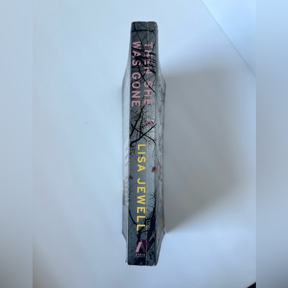 Then She Was Gone by Lisa Jewell 🤍📚 - Picture 2 of 4